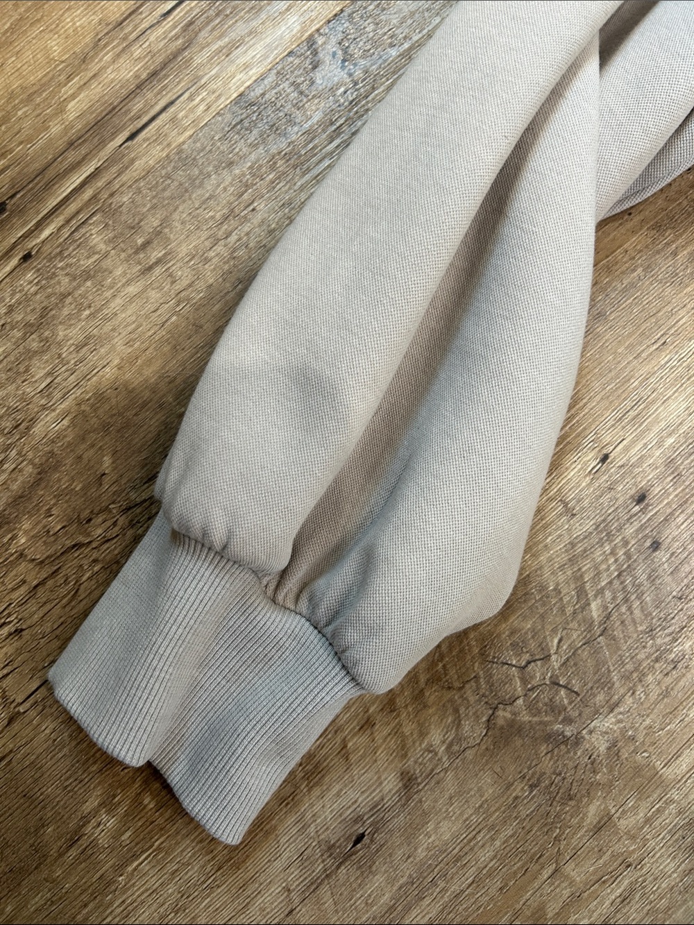 Aelfric Eden Light Gray Hoodie & jorts set - Picture 3 of 16
